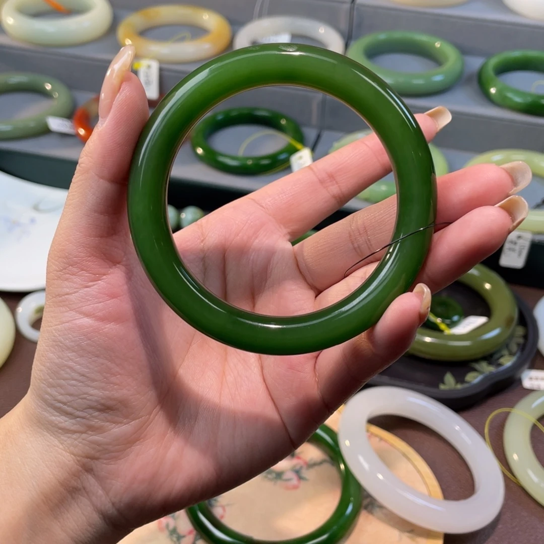 和田玉（碧玉）未镶嵌手镯