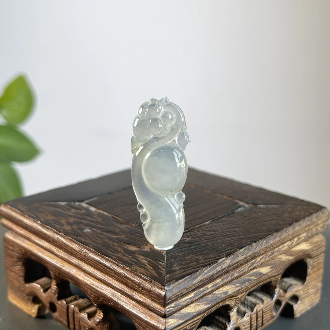 JGB21-84 天然缅甸A货翡翠  特色件