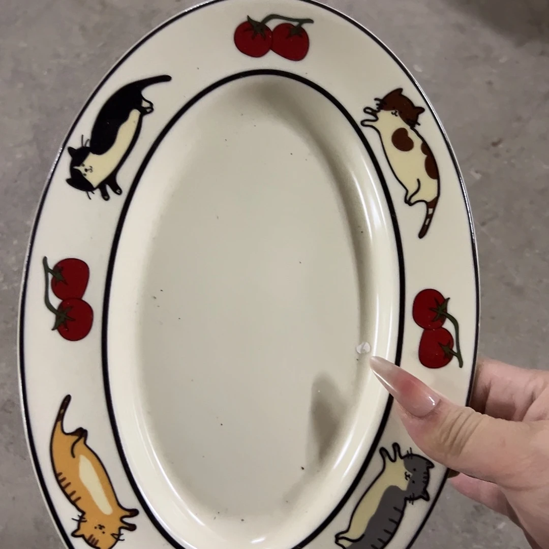 瓷微瑕猫鱼盘一个