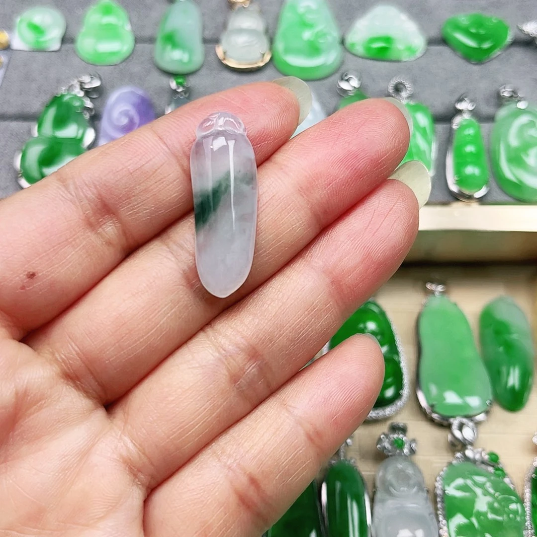 翡翠颈饰未镶嵌裸石