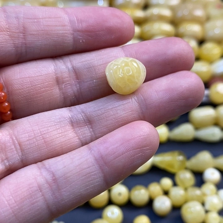 未镶嵌琥珀裸石原矿琥珀蜜蜡配饰