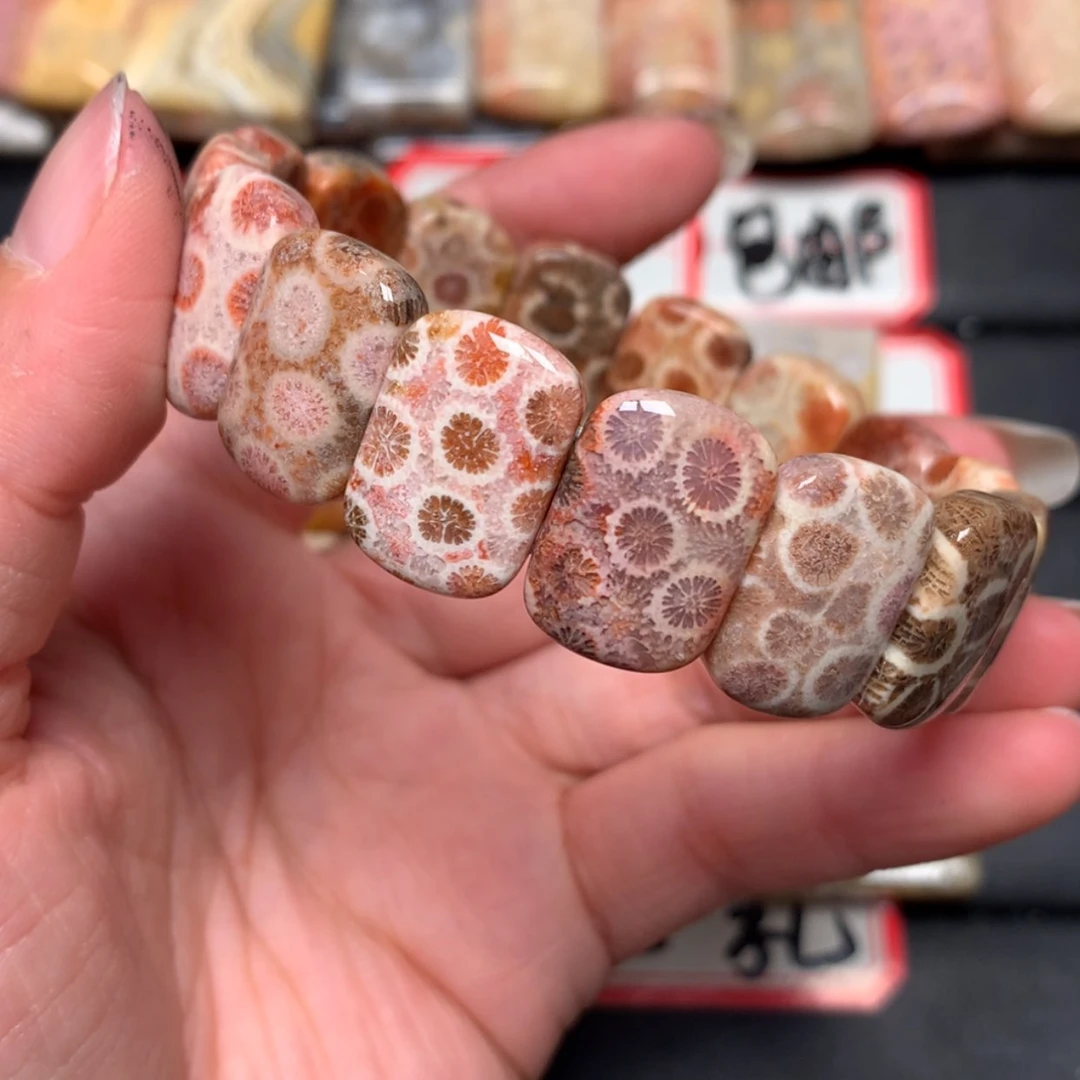 【闪购商品】未镶嵌颈饰硅化玉行****知