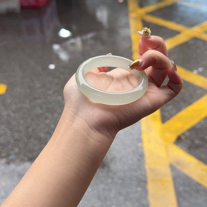 东陵石未镶嵌手镯