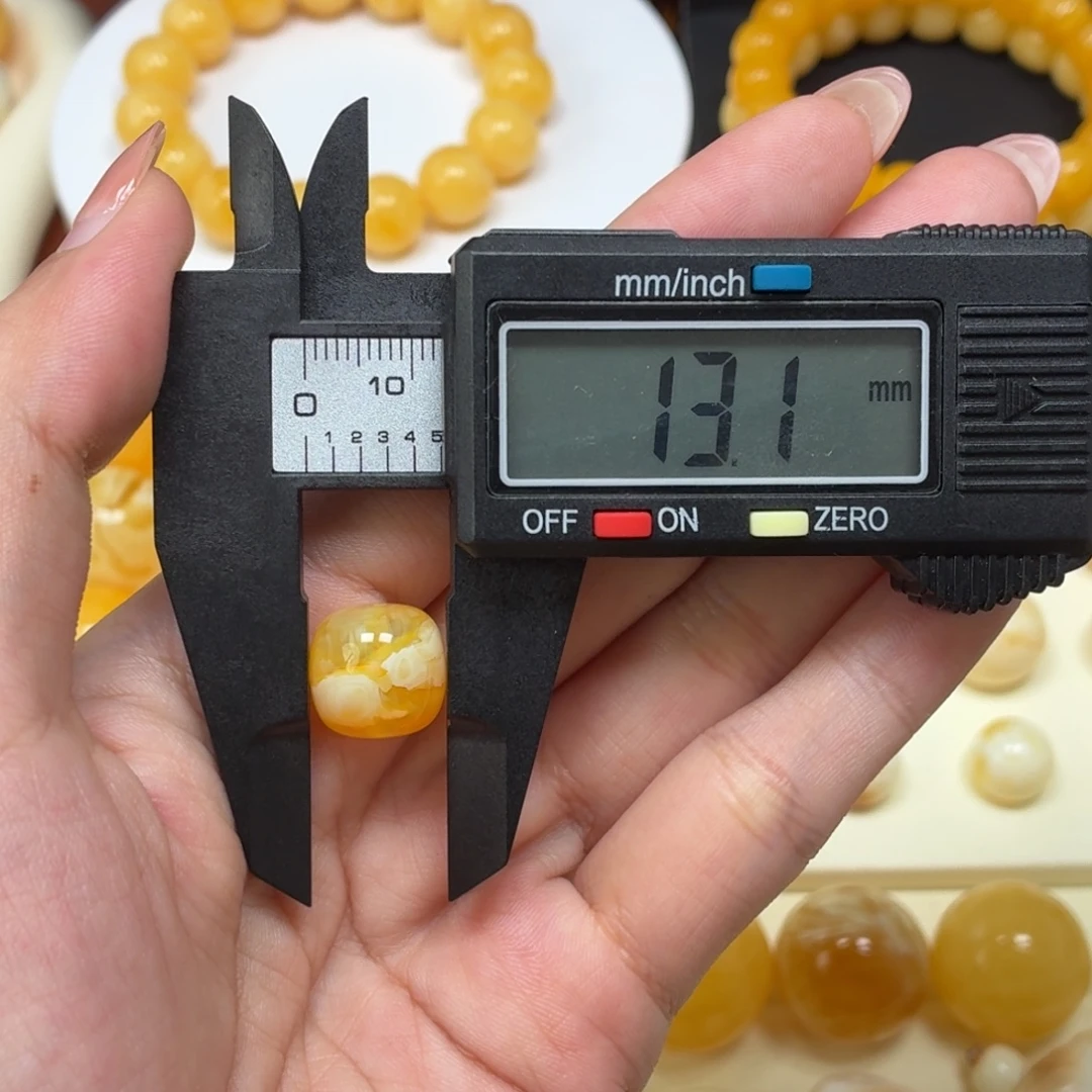 琥珀未镶嵌颈饰焦皮金橘白溶洞荧光老型珠13mm