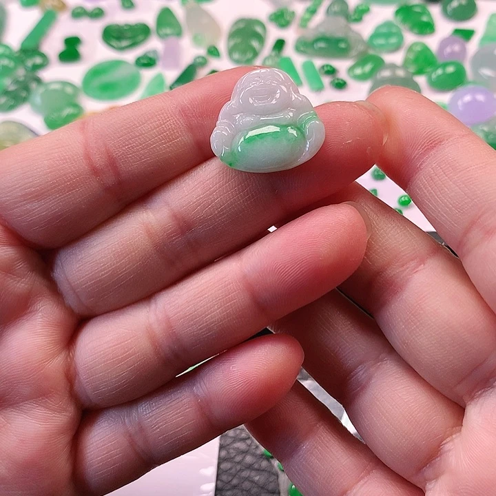 翡翠颈饰未镶嵌翡翠