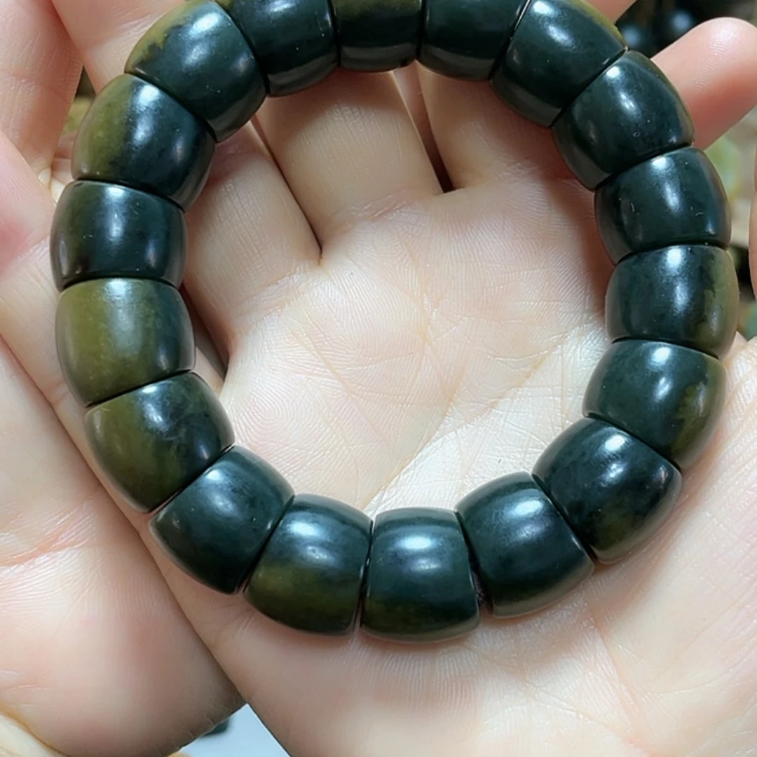 【闪购商品】未镶嵌岫岩河磨玉（透闪石质玉）把件淡*！