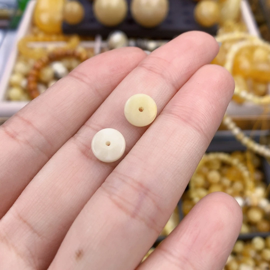 *****未镶嵌琥珀裸石7.5