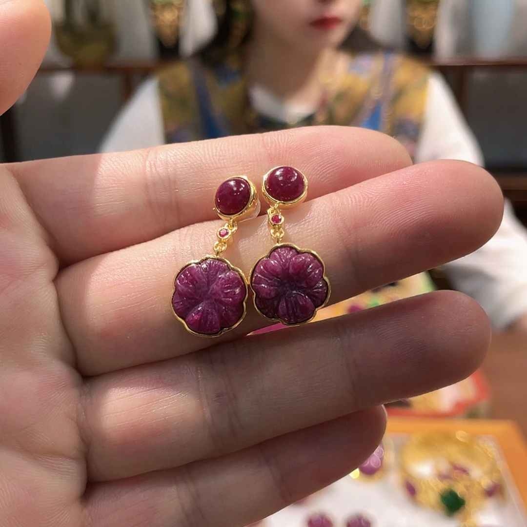 锦纶非金属红宝耳钉