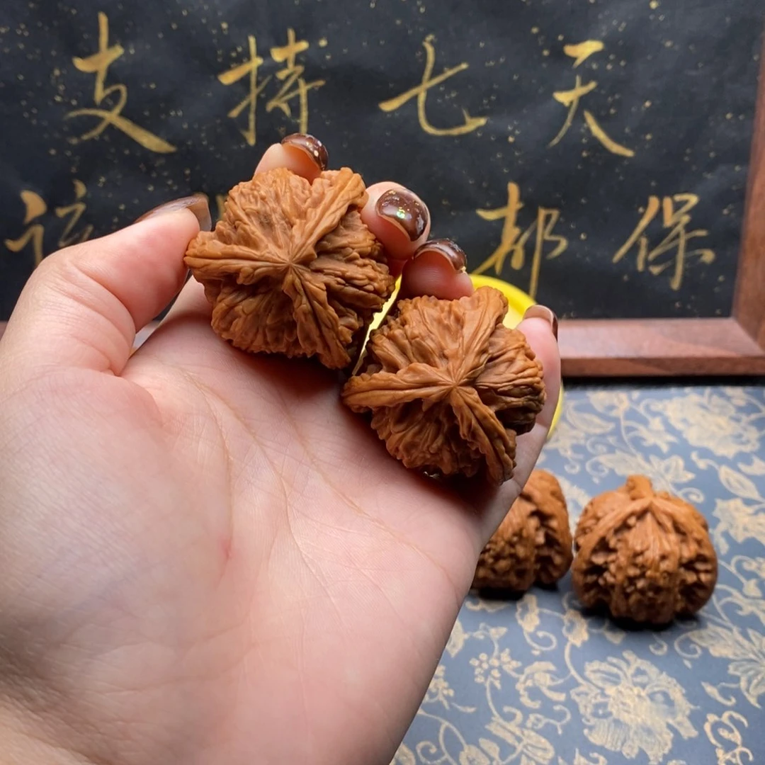 吊坠文玩核桃胖****）白狮子