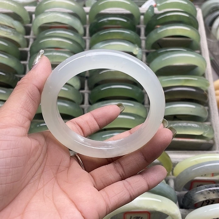 蛇纹石玉未镶嵌手镯171