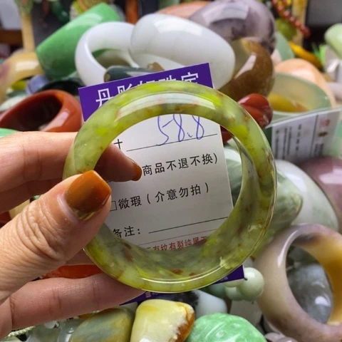 未镶嵌蛇纹石玉手镯