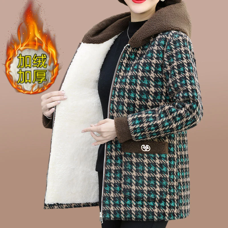 加绒加厚女款冬季羊羔绒外套休闲百搭带帽短款棉衣女格子夹克上衣