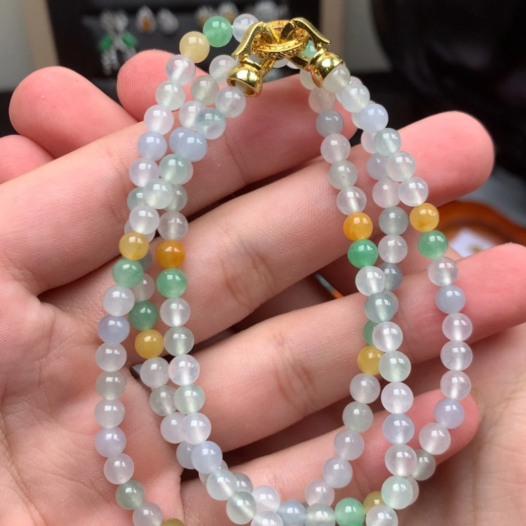 翡翠未镶嵌颈饰你是