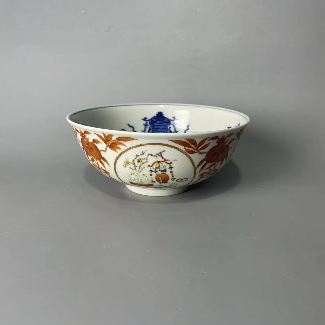 内青花外矾红描金开窗粉彩博古图碗