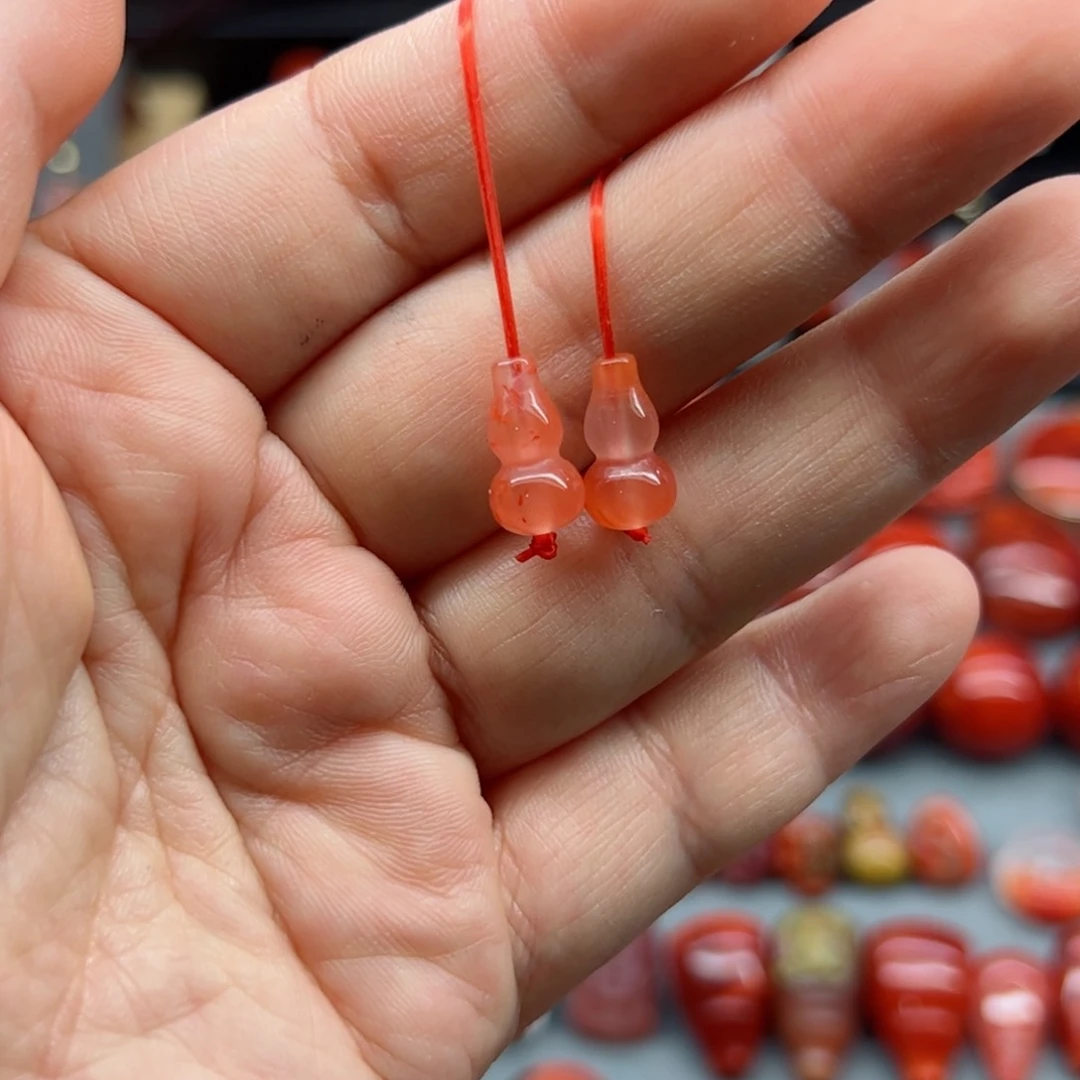 南红玛瑙配饰未镶嵌