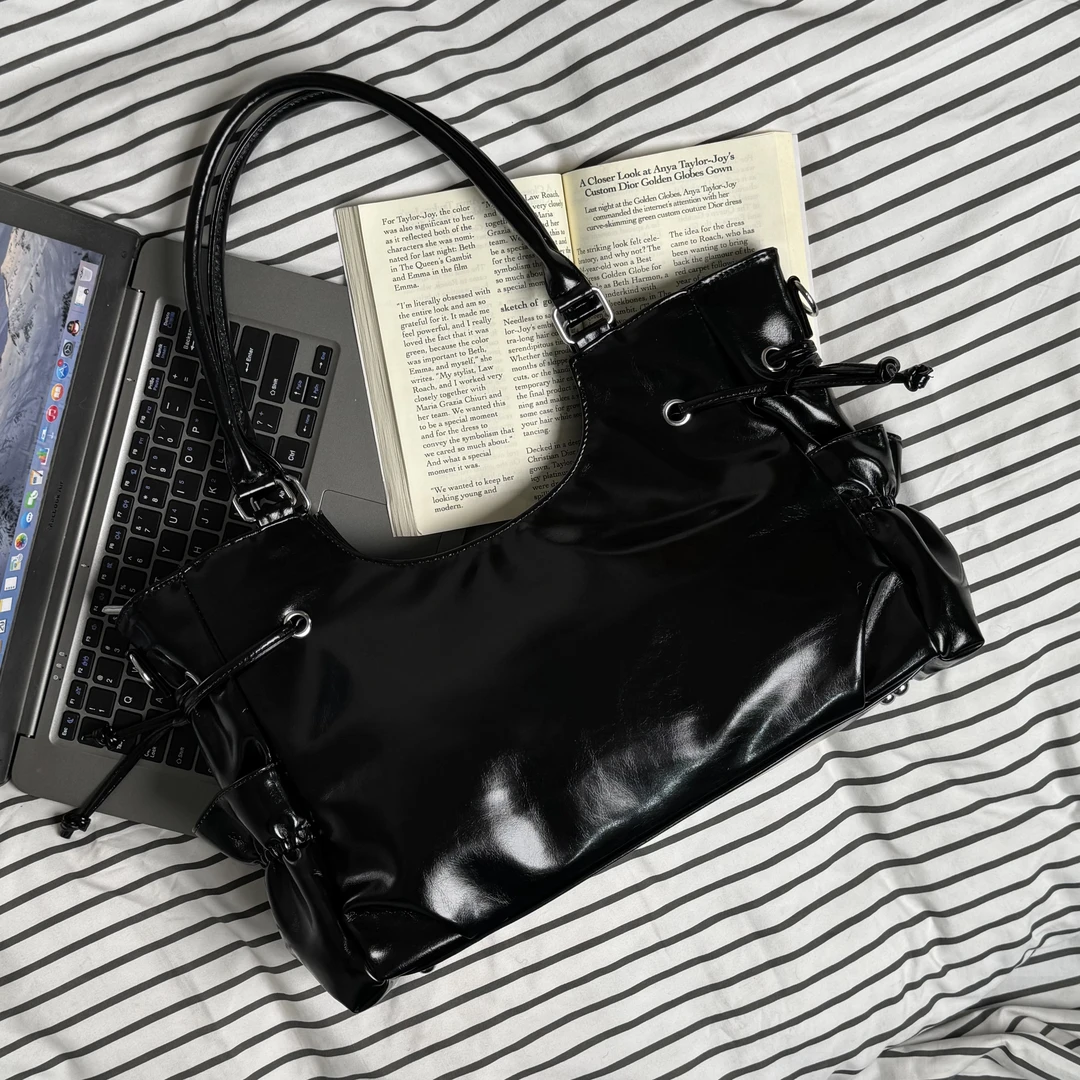 一张同学【长约40宽10高21cm】时尚单肩腋下包C8718黑