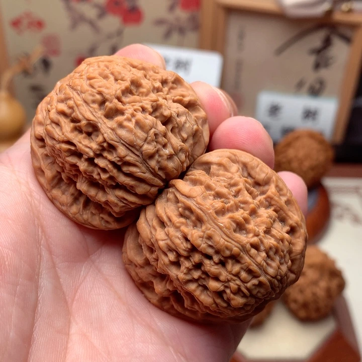 文玩核桃把件南疆石满肉全品  1号
