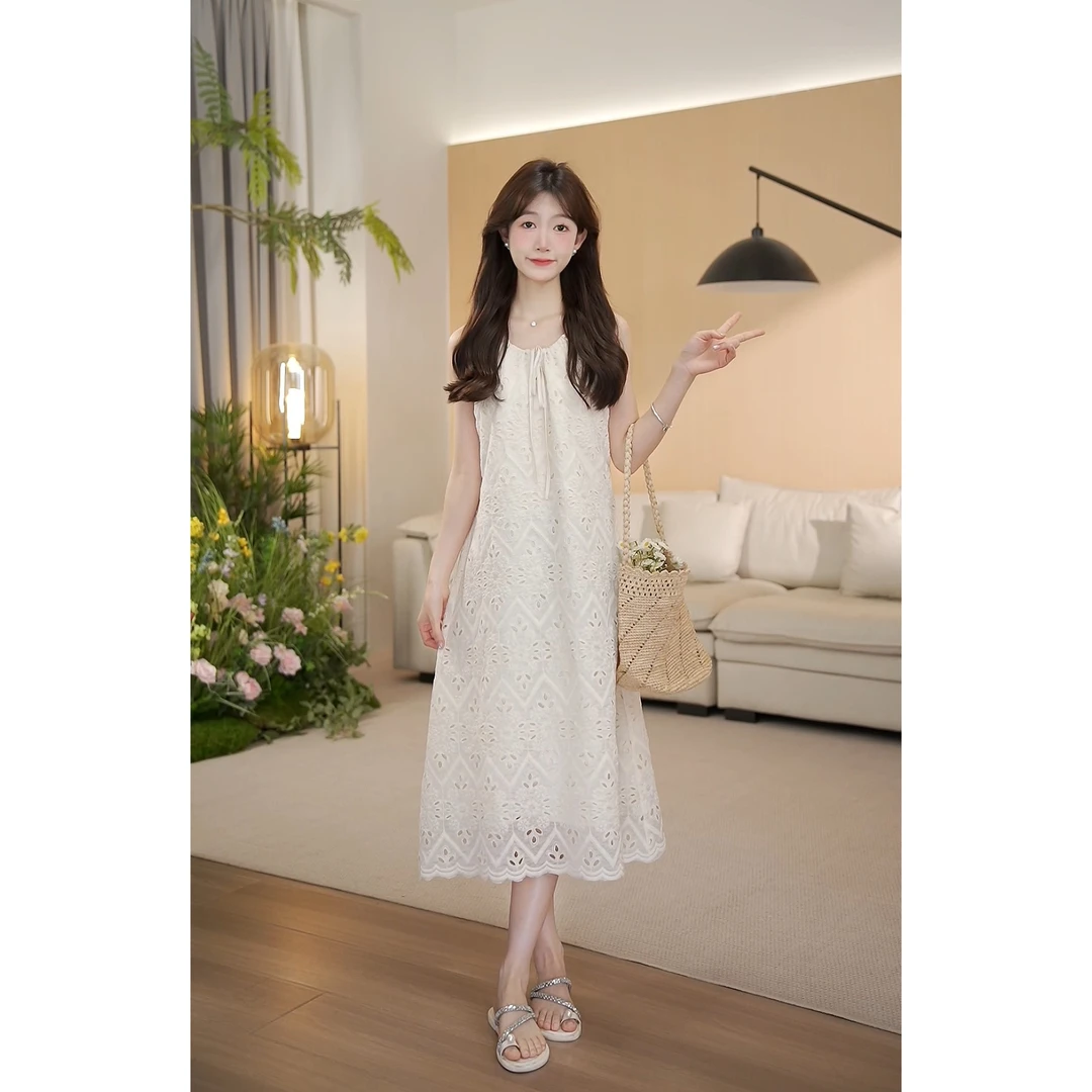 现货(周周小个子)夏季新款显瘦气质宽松法式镂空拼接连衣裙-2113