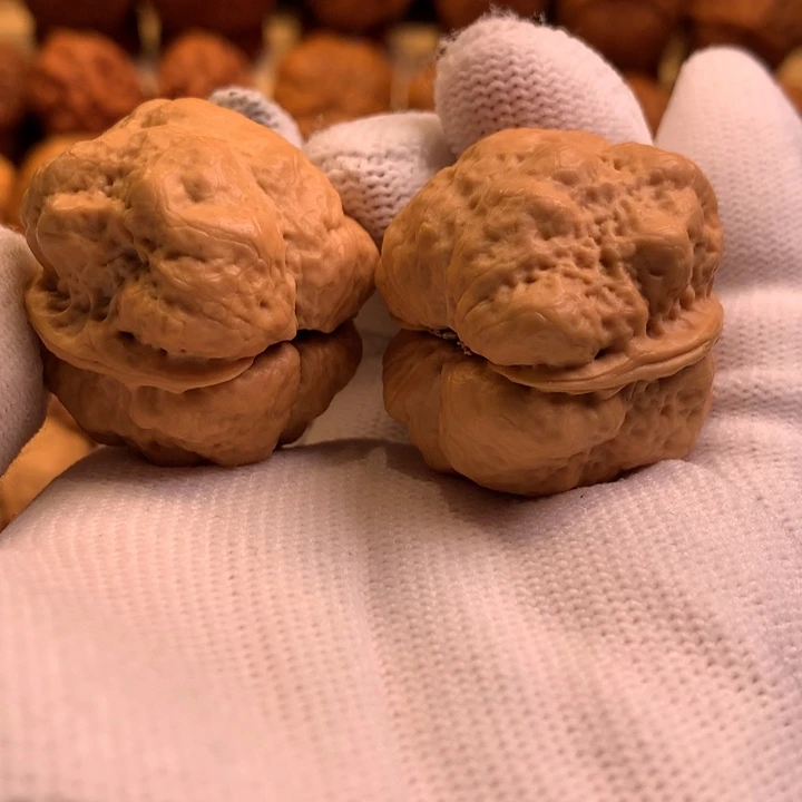 文玩核桃吊坠?**人32哦哦哦