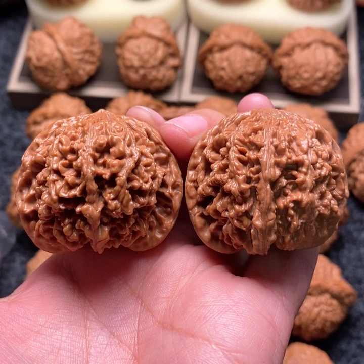 文玩核桃把件精品满天星42