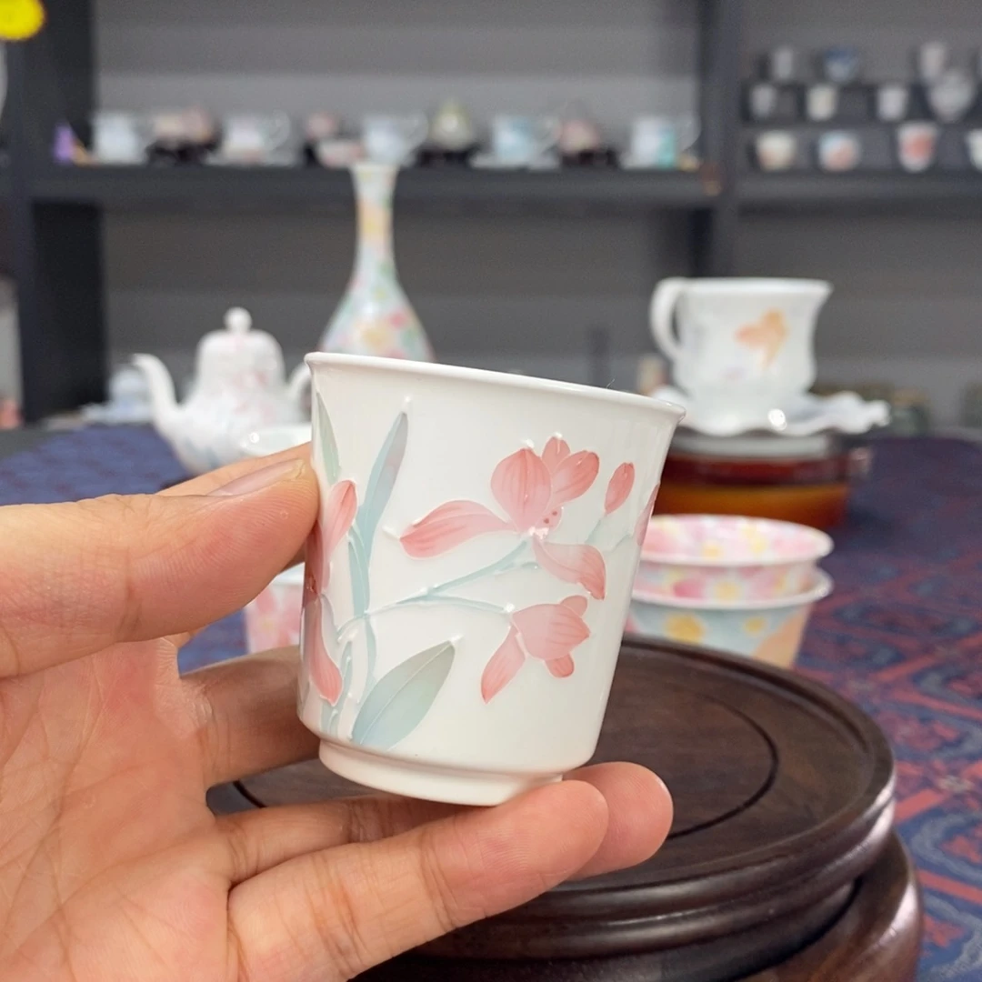 兰花釉下手绘品茗杯