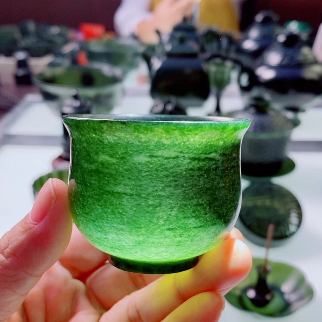 未镶嵌和田玉（青玉）摆件