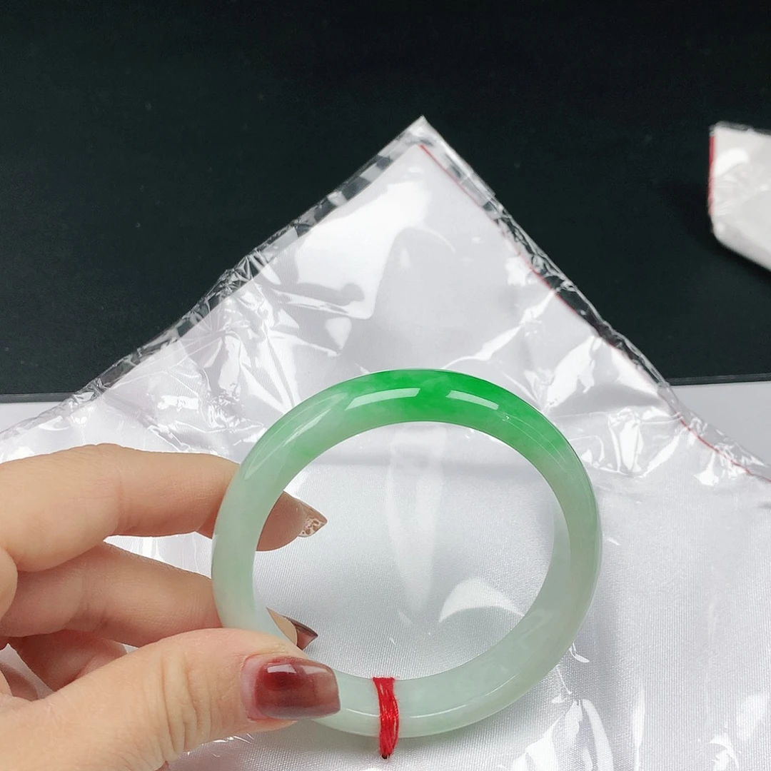 翡翠手镯未镶嵌财****儿翡翠397