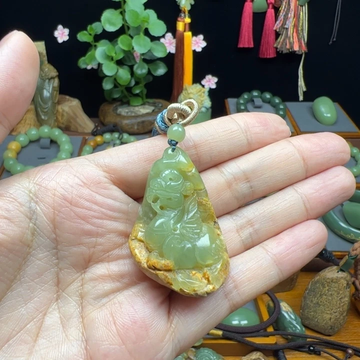岫岩河磨玉（透闪石质玉）未镶嵌颈饰