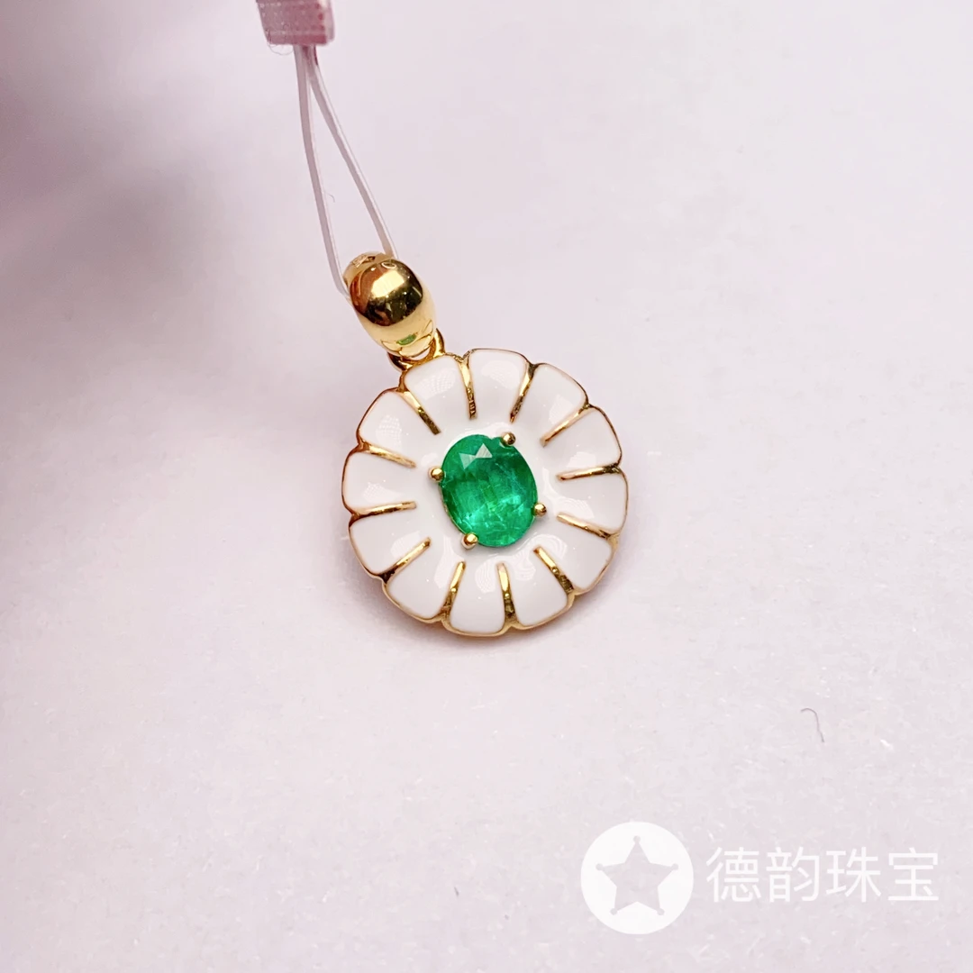 18K金镶嵌祖母绿吊坠