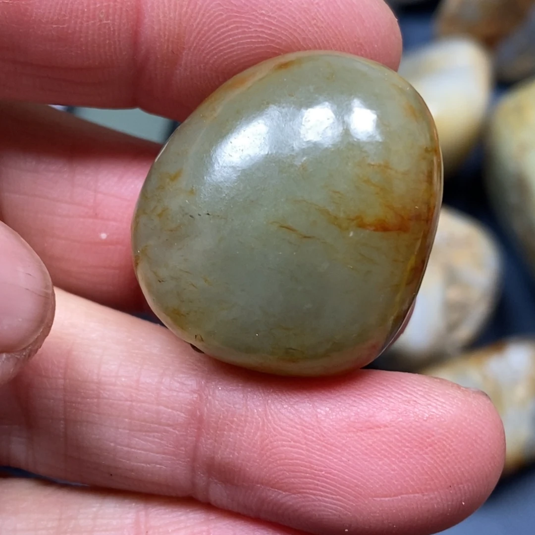 和田玉挂件足铂镶嵌