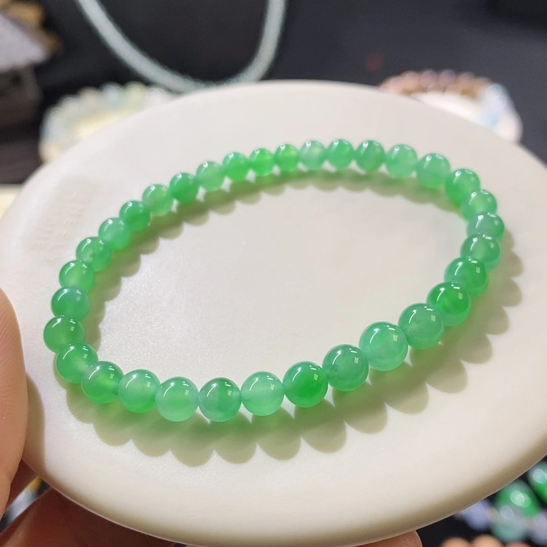 未镶嵌挂件翡翠手串