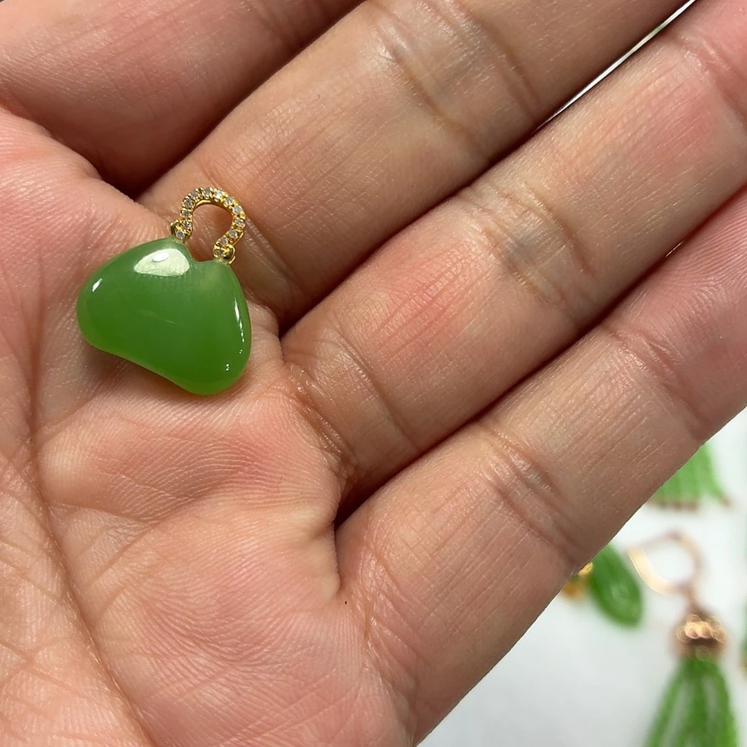 和田玉18K金镶嵌颈饰