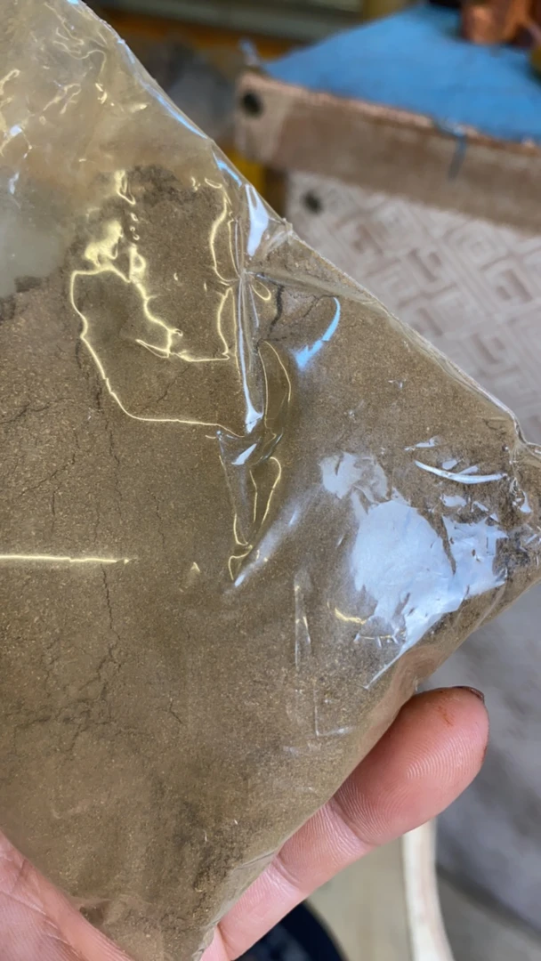 沉水黑肉粉末，天然纯香。