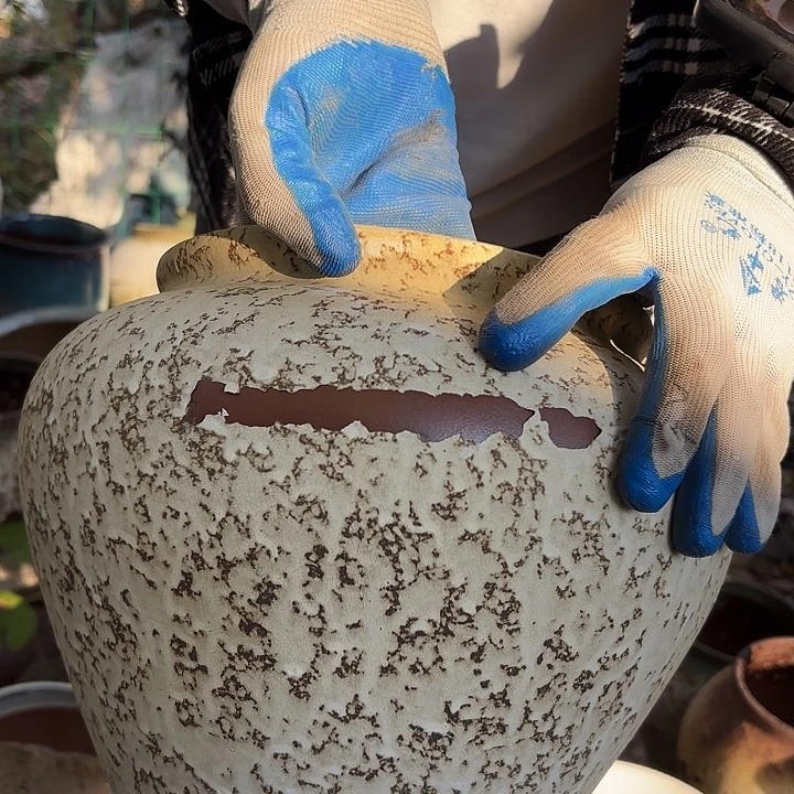 高度25厘米口22厘米瑕疵