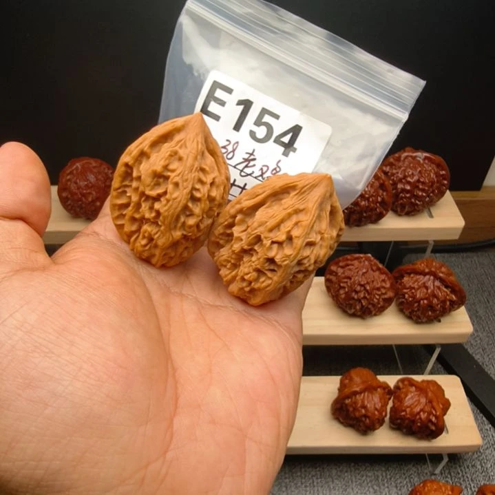 文玩核桃吊坠38老鸡e154