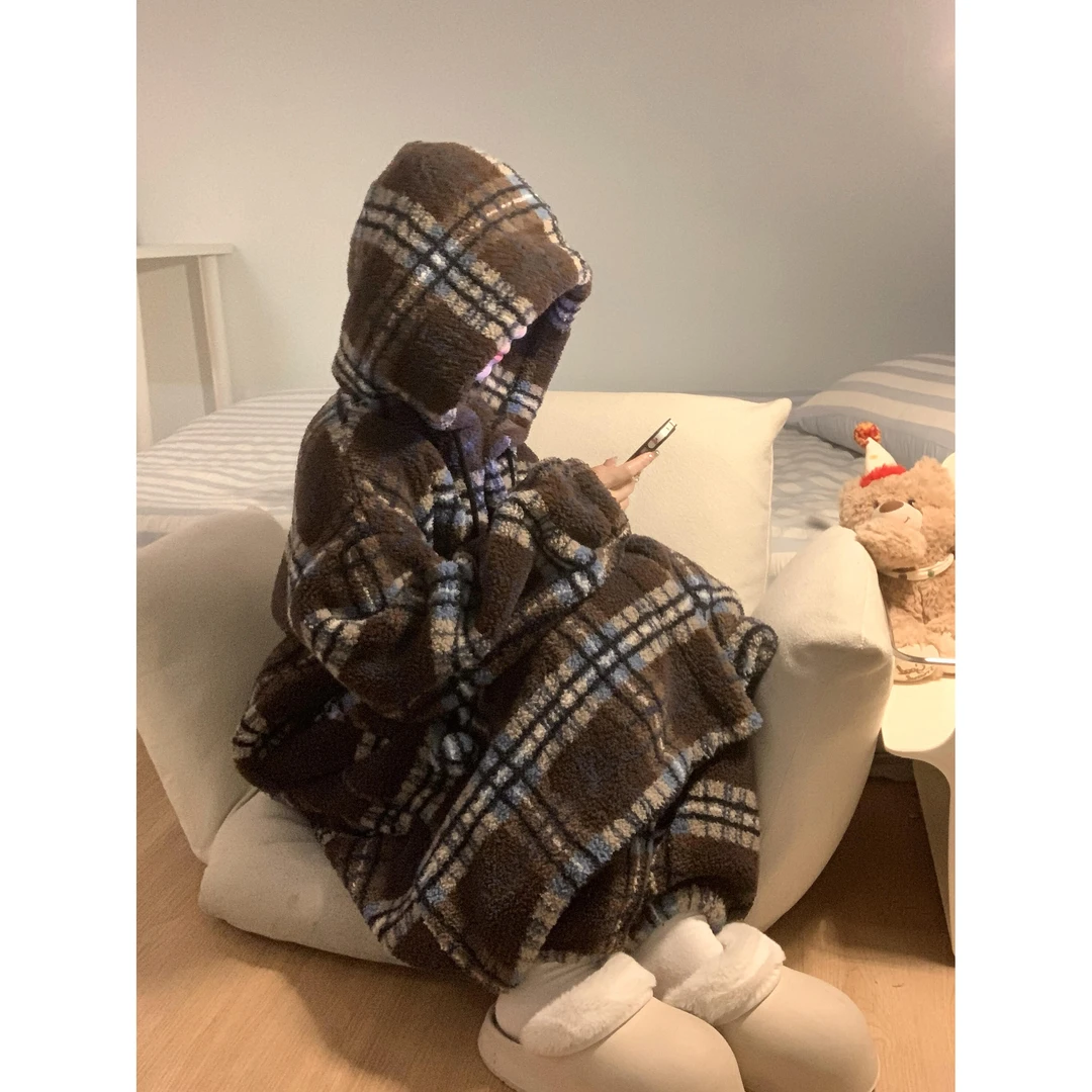 琥珀流光风格纹珊瑚绒睡衣女秋冬加厚保暖连帽外套长裤家居服套装