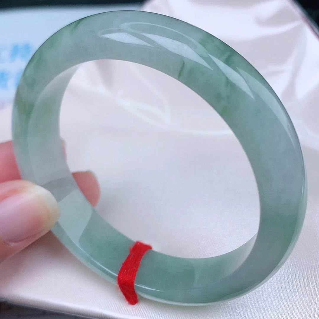 翡翠手镯未镶嵌天然