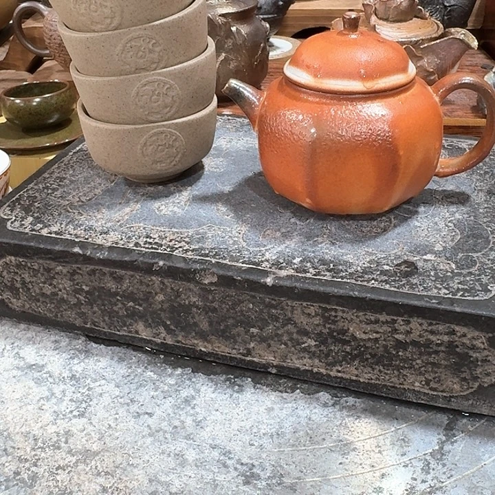 达***风壶微瑕。。。。品茗瓷？