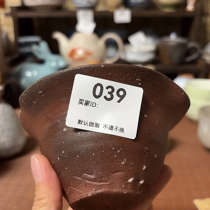 瓷片鱼**在喵喵喵我也想知道