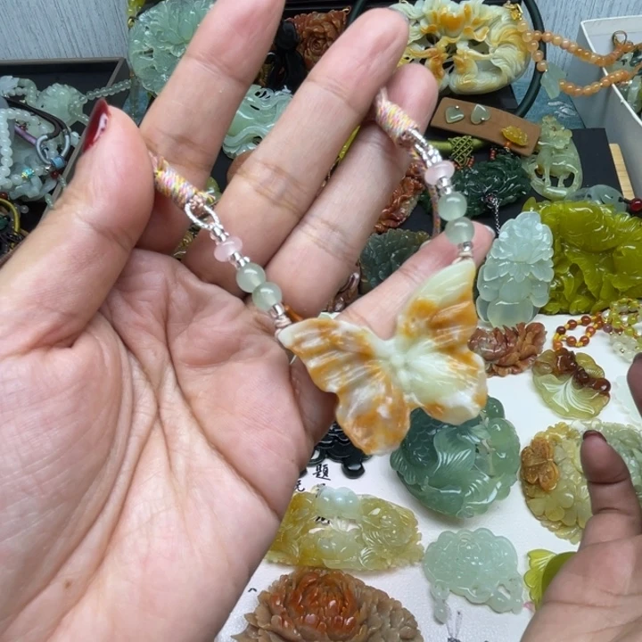 蛇纹石玉未镶嵌颈饰
