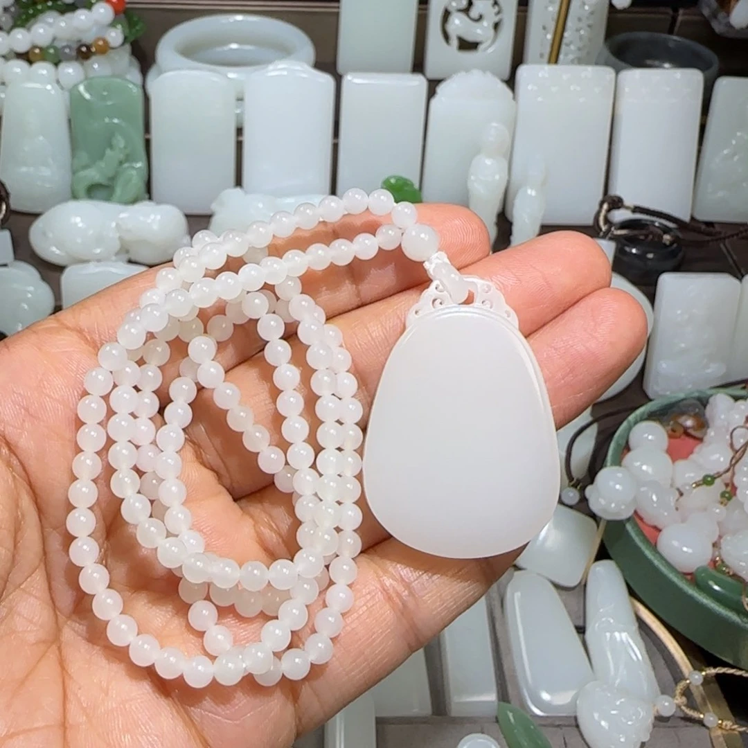 和田玉颈饰未镶嵌