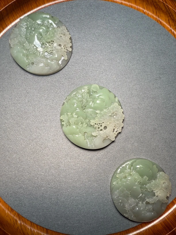 和田玉带翠山水牌挂件（颜色微区多样性发货拍一发一）