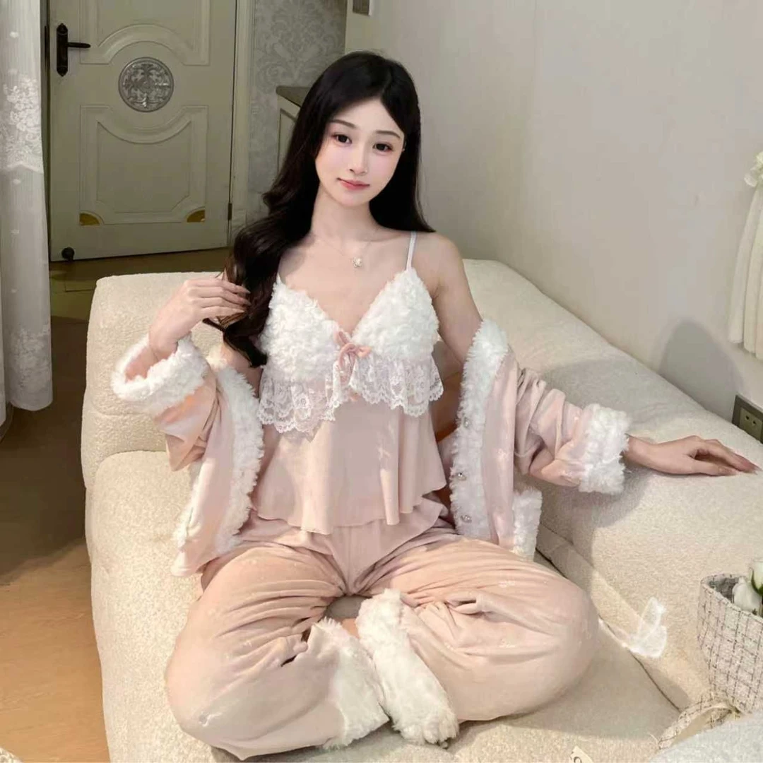 2025新款蝴蝶带胸垫海岛绒睡衣女加厚秋冬季三件套甜美外穿家居服