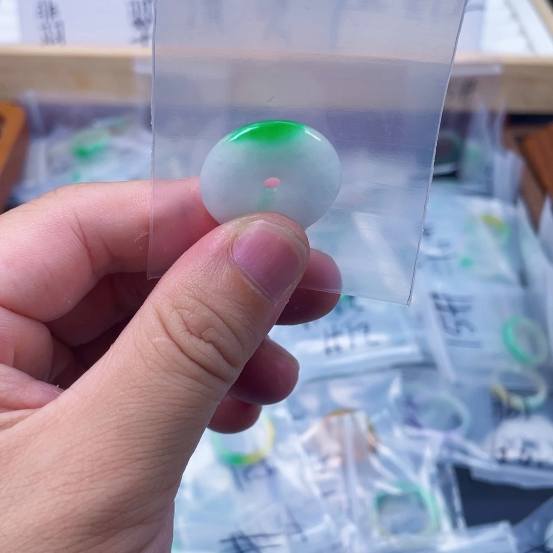 翡翠未镶嵌戒指000