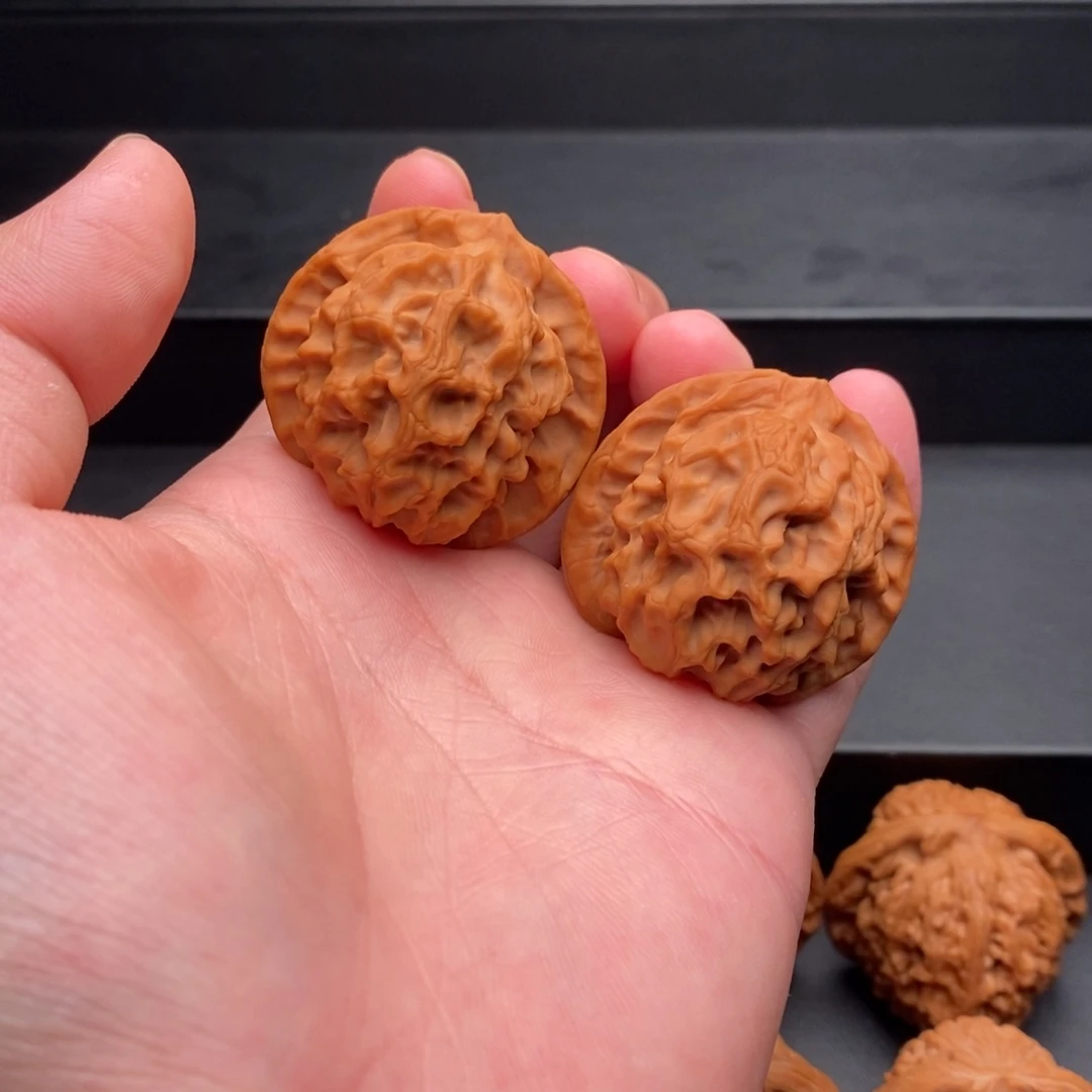 文玩核桃把件龙鳞38