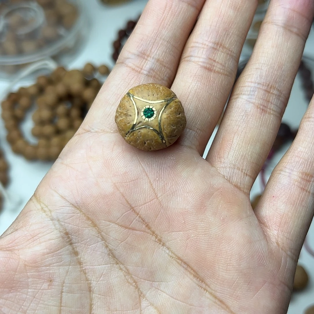 凤眼菩提手串一****。麒麟三通