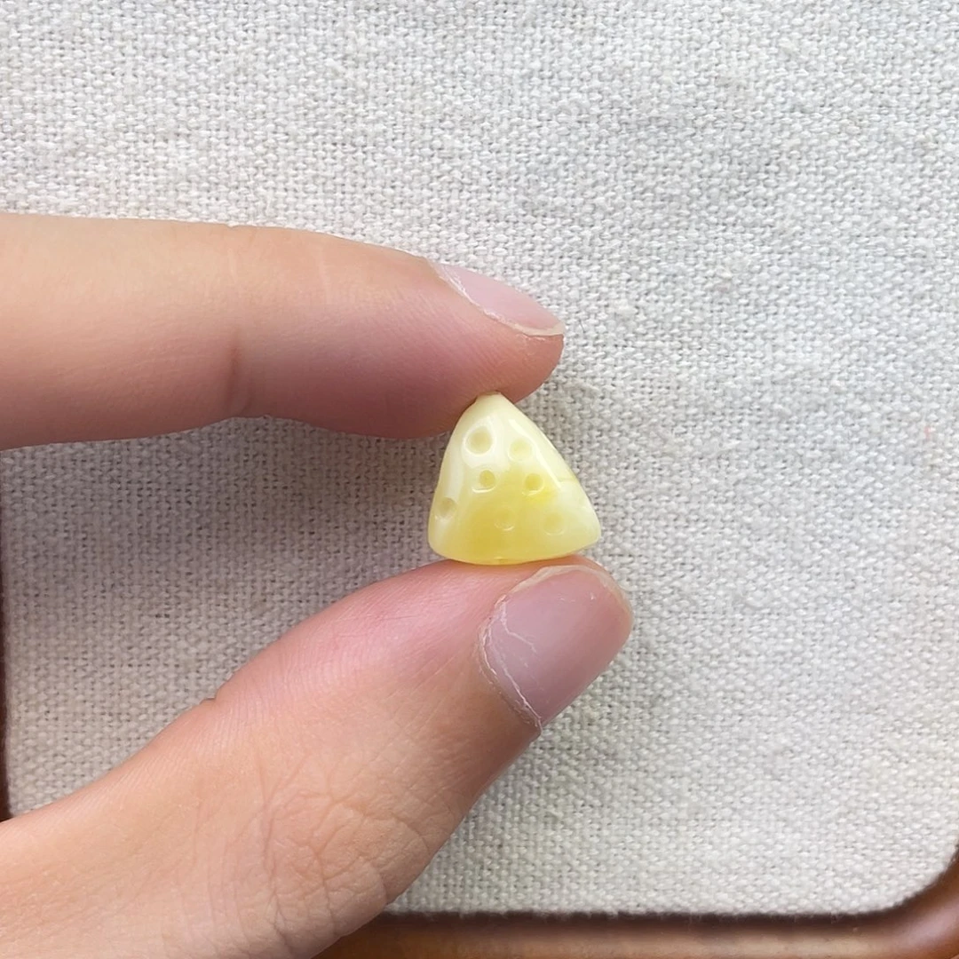 琥珀未镶嵌珠宝奇石奶酪