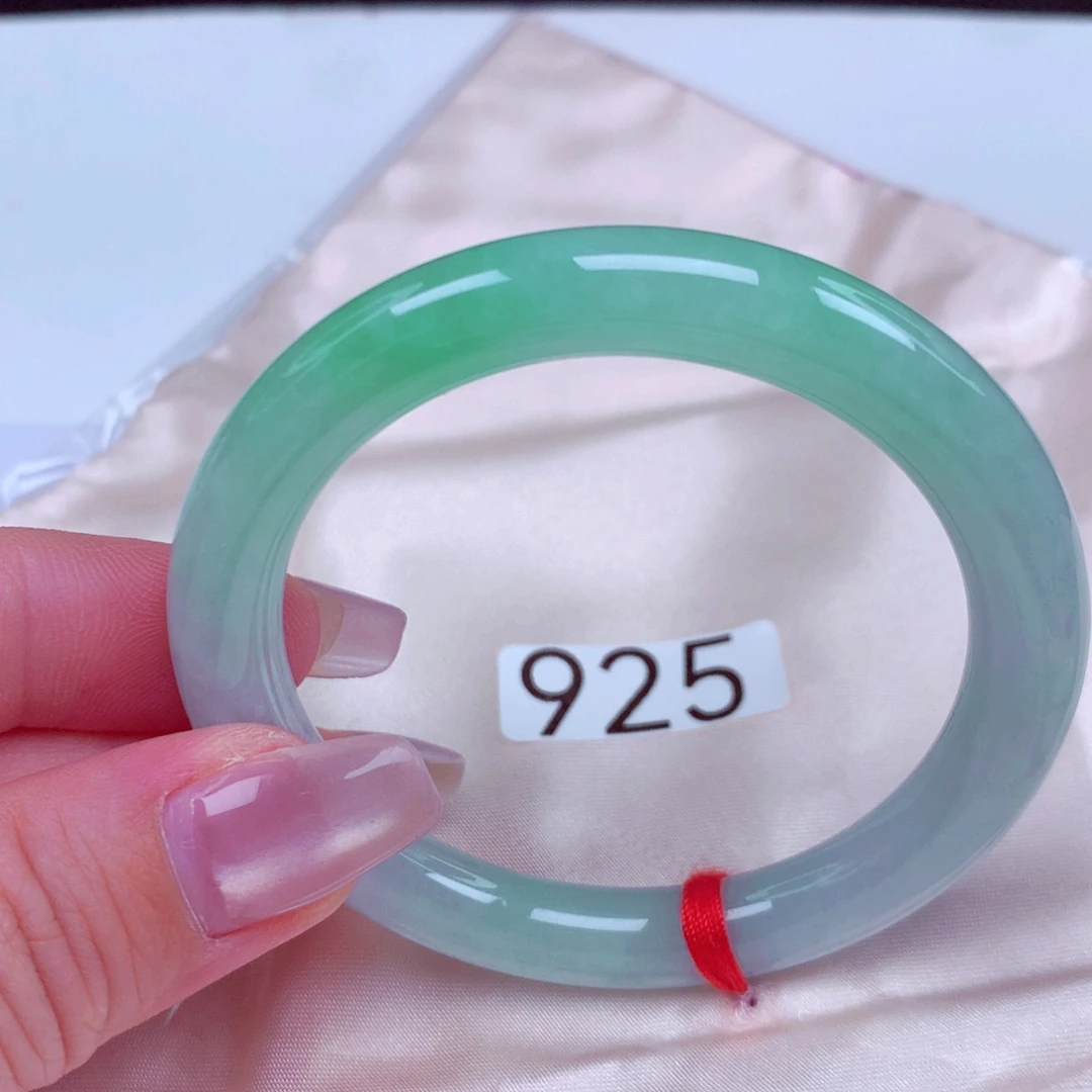 罗***A翡翠未镶嵌手镯手镯