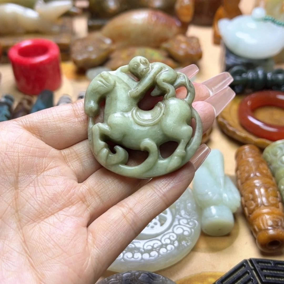 【闪购商品】蛇纹石玉颈饰未镶嵌