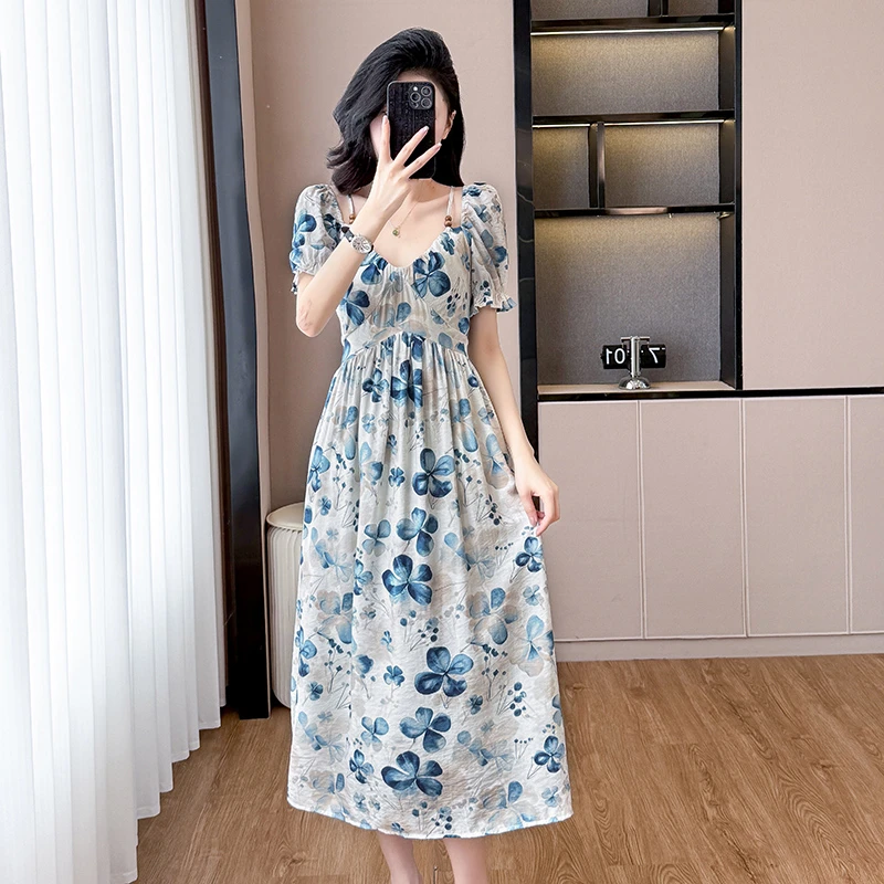 沙滩海边度假2025春季新款法式气质显瘦收腰短袖连衣裙女长裙子女